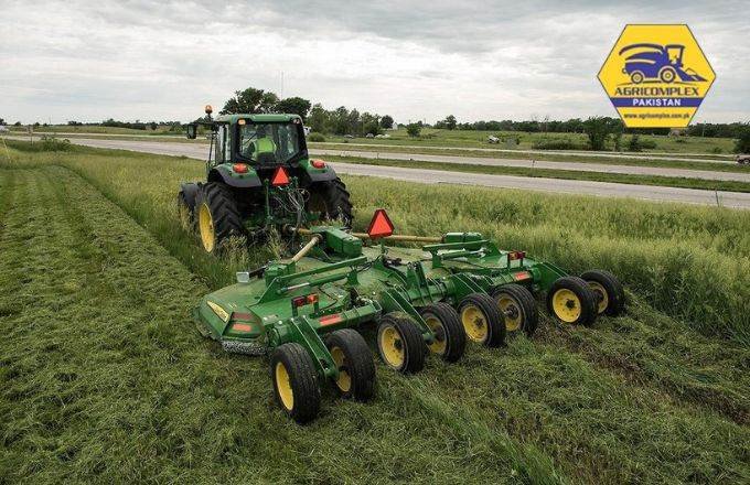 John Deere Combine Harvester 2 John Deere Features